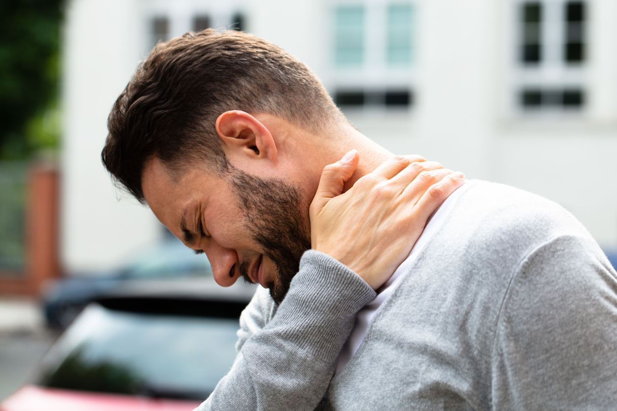 Symptoms, Causes & Treatments for Neck Pain
